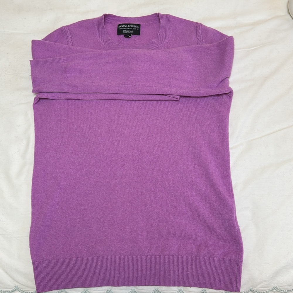 Banana Republic size M sweater